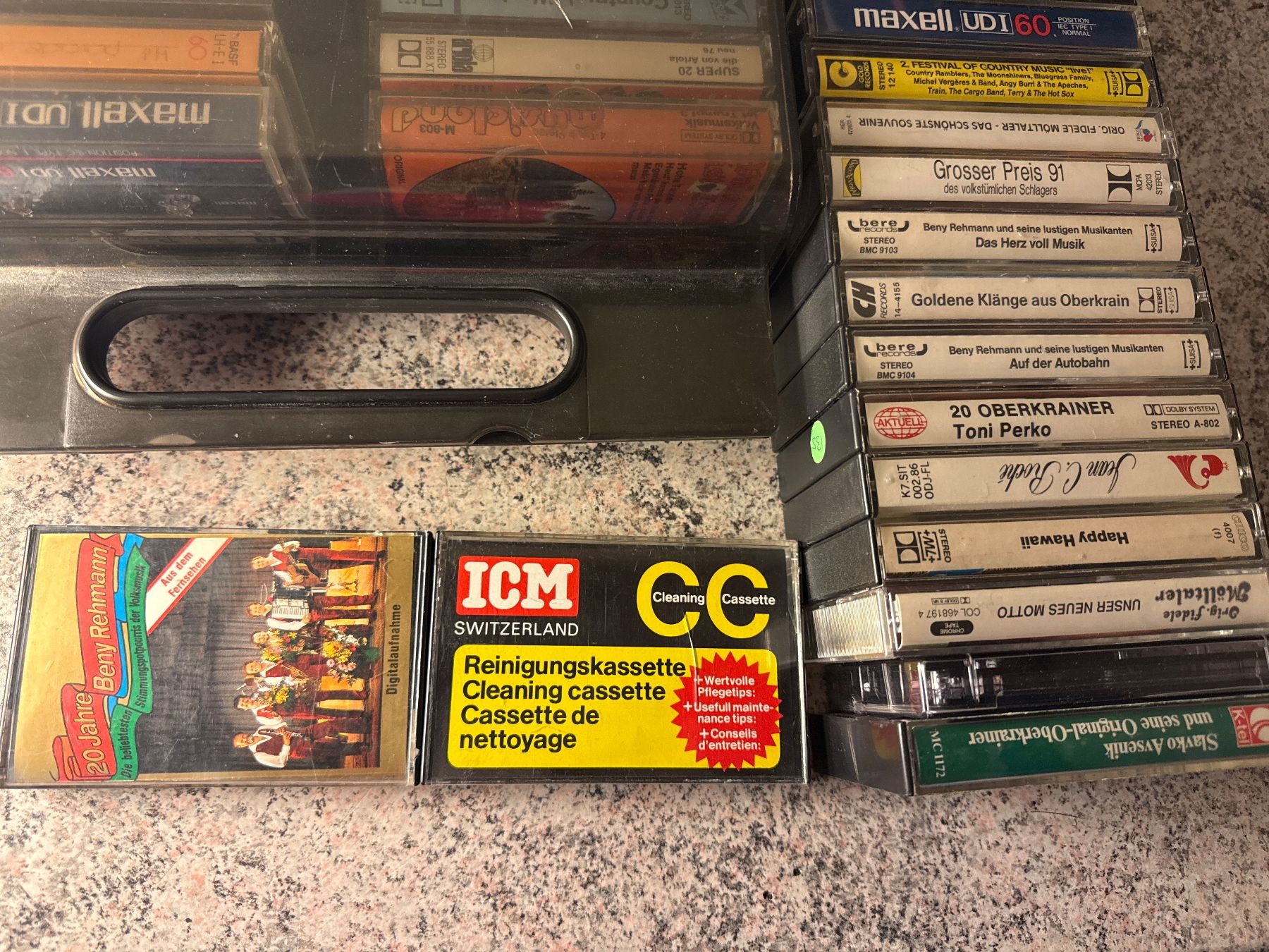 Cassettes audio: Lot TAPE AUDIO – D'occasion à St imier par sav_bjf9 5