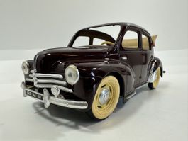 Renault 4CV 1:18, braun/violett, SOLIDO 