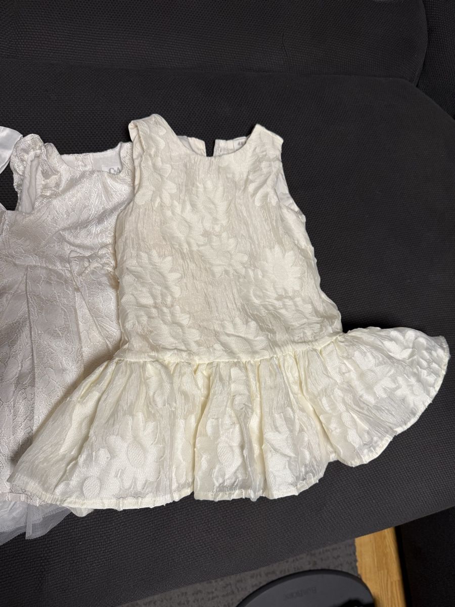 Vestiti & Gonne: Babykleider Festlich, elegant – Usato da Bettwiesen venduto da Maori6 1