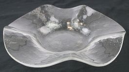 Glasi Hergiswil Schale mit Wellenrand (Roberto Niederer)