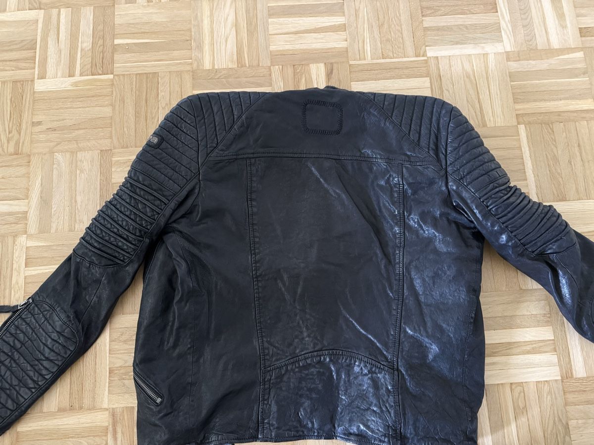 Jacken: Super schöne Tigha Echtleder Jacke Grösse L – Gebraucht aus St. Gallen von Youneverwalkalone 1