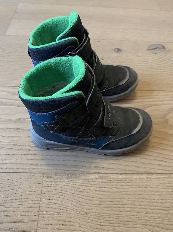 Scarpe per ragazzi: Winterstiefel  – Usato da Basel venduto da Frani010