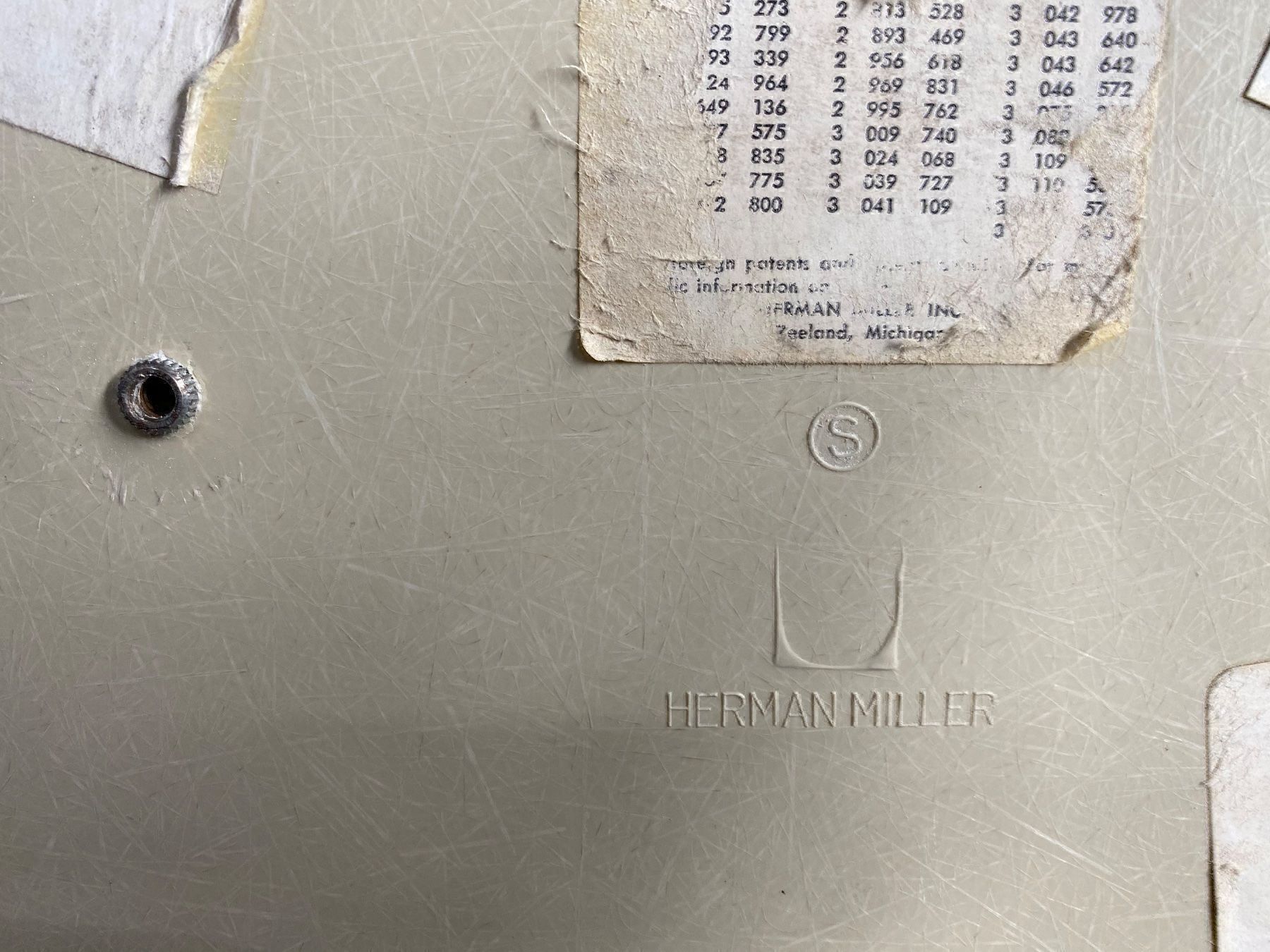 Eames Stühle: Eames Arm-Chair in Parchment / braun – Gebraucht aus Oberentfelden von Swissair72 8