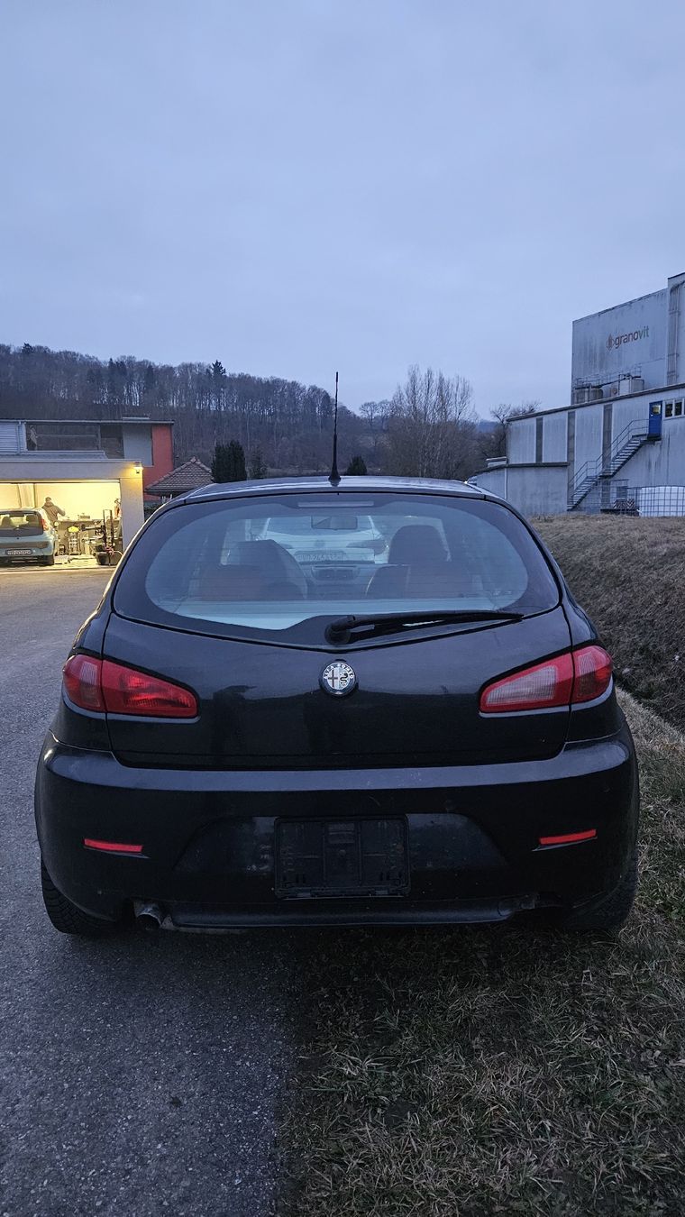 Alfa Romeo Automobili: Urgent! Alfa 147 1.6 120ps – Usato da Mex VD venduto da Bimmer_stance 2