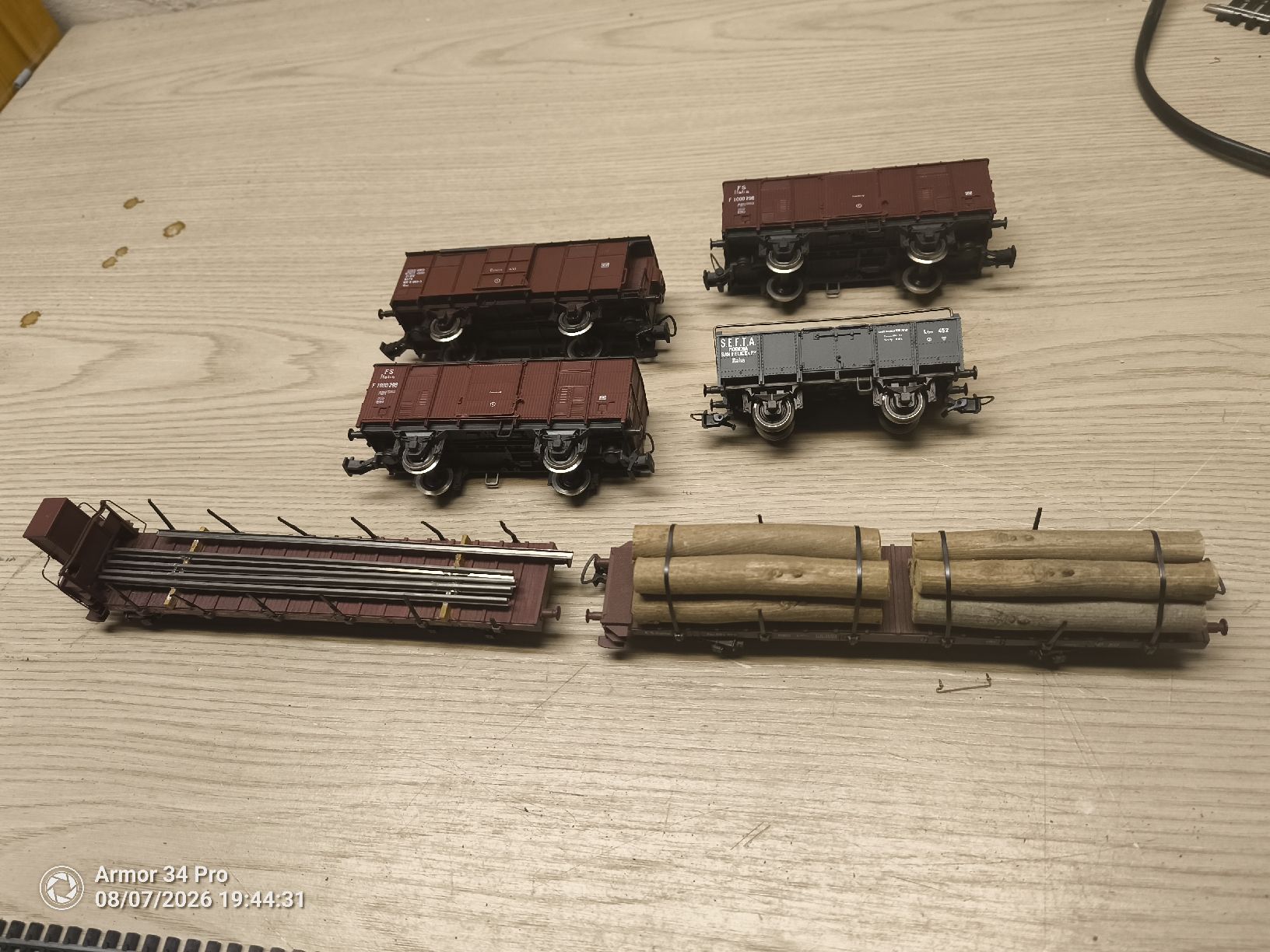 Rivarossi Modellini di ferrovie: Modellbahn Waggons Rivarossi HO gebraucht 6Stk. – Usato da Herzogenbuchsee venduto da ioa_zcm6 5