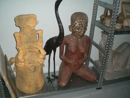 Mexiko Figuren Ausstellung Gegenstände Utensilien Ausverkauf
