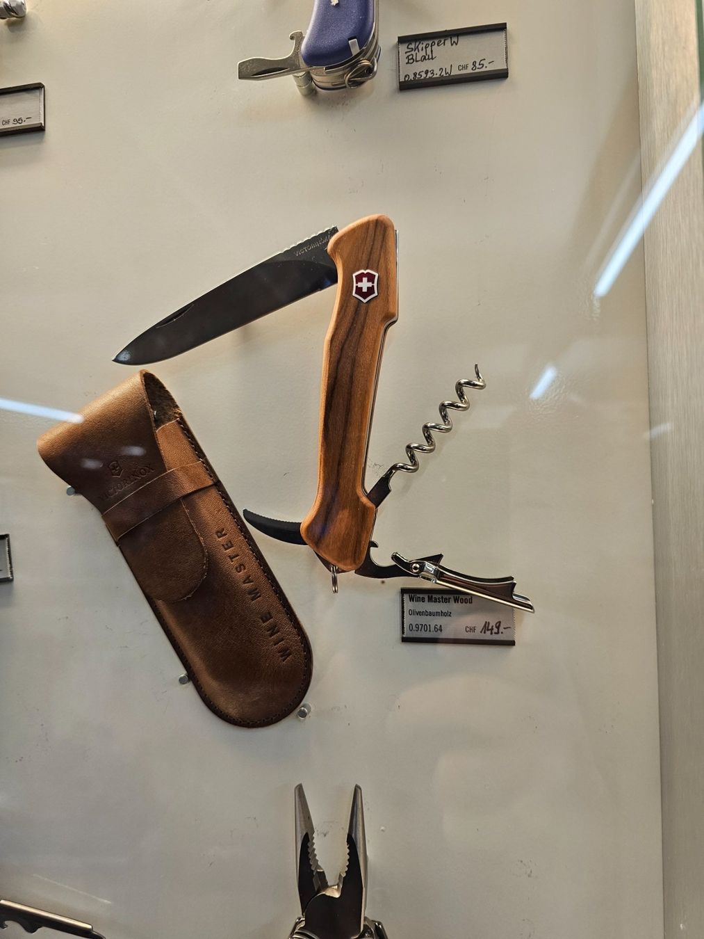 Victorinox Coltelli tascabile: Victorinox Wine Master Olivenbaum – Nuovo e nell'imballaggio originale da Koppigen venduto da Bracher_Mail-House 1