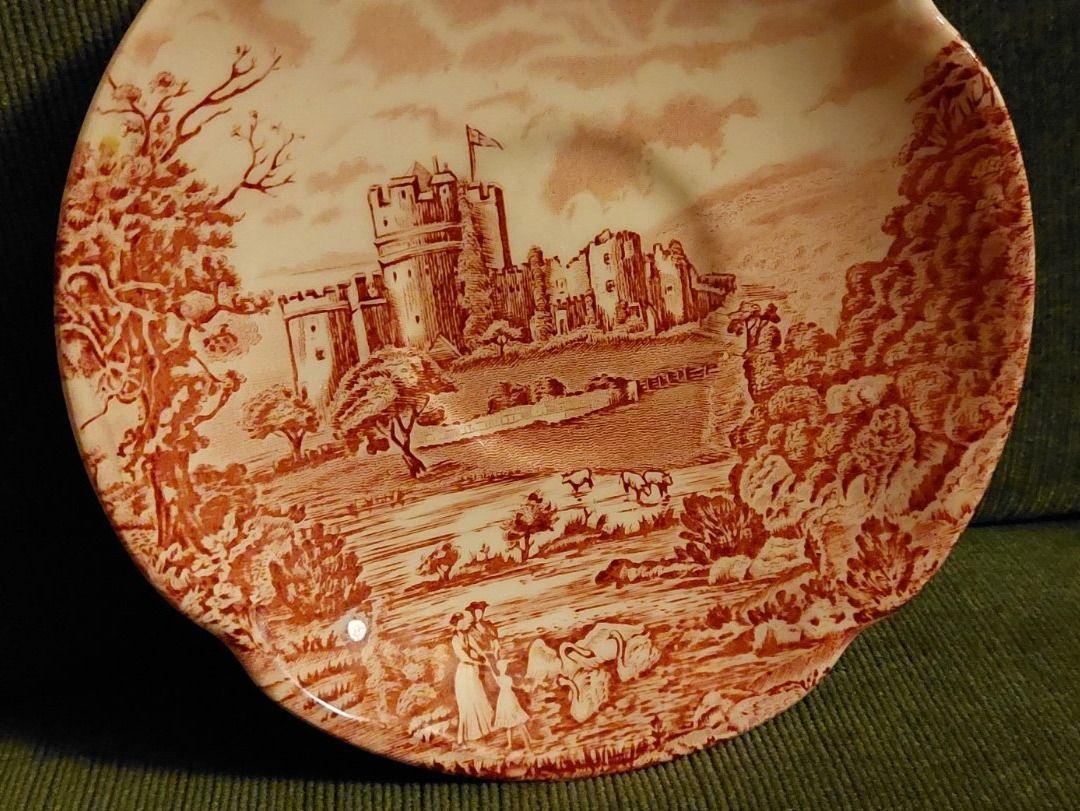 Set di piatti: Johnson Bros Castle Story England – Nuovo (secondo la descrizione) da Urtenen-Schönbühl venduto da Cbuyer 1