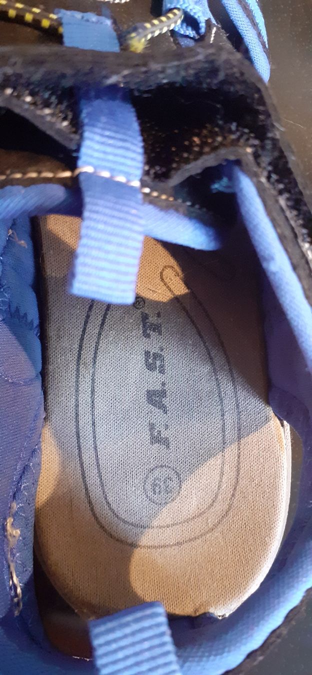 Scarpe per ragazzi: Sandalen Gr. 39 Jungen – Usato da Winterthur venduto da fabelwin 3