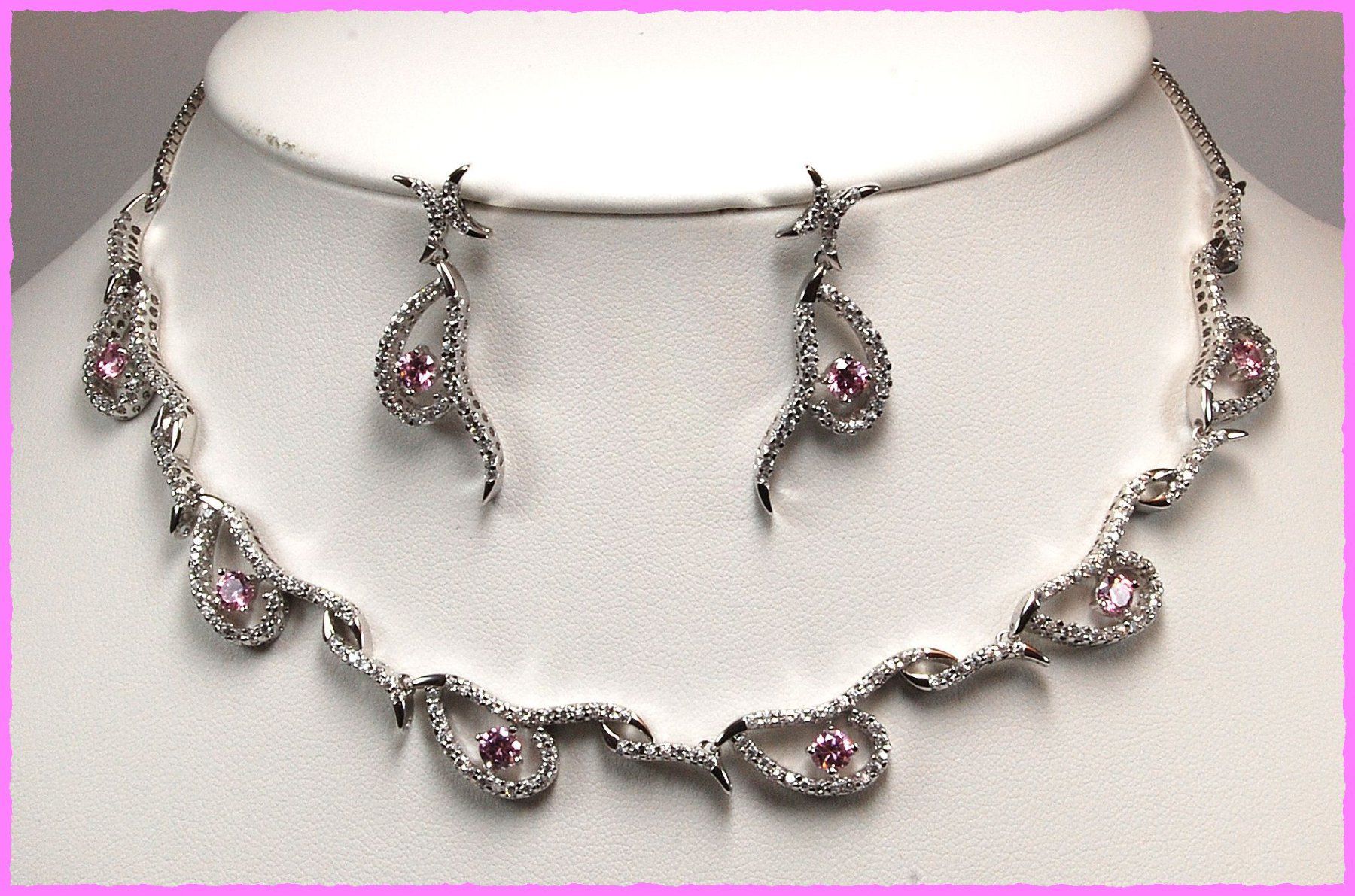 Catenine: Erlesene Halskette – Collier – Nuovo e nell'imballaggio originale da Oberglatt ZH venduto da Diamond-Girl 2