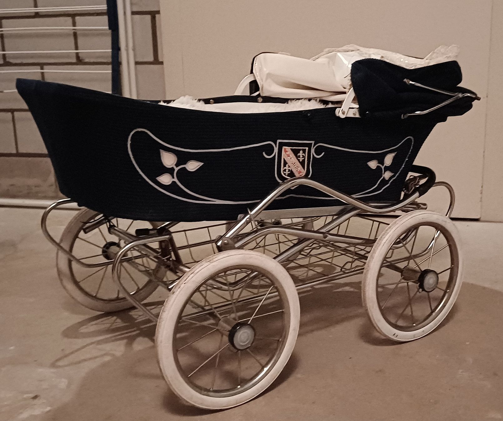 Carrozzine per bambole: Retro Puppenwagen – Usato da Uster venduto da Libesseli 5