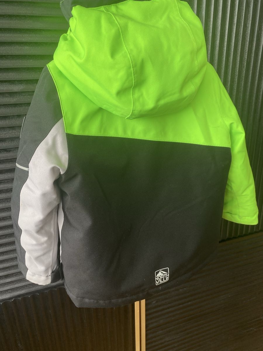 C&A Jacken & Mäntel: Jacket size 98 – Gebraucht aus Blonay von art_7f87 2