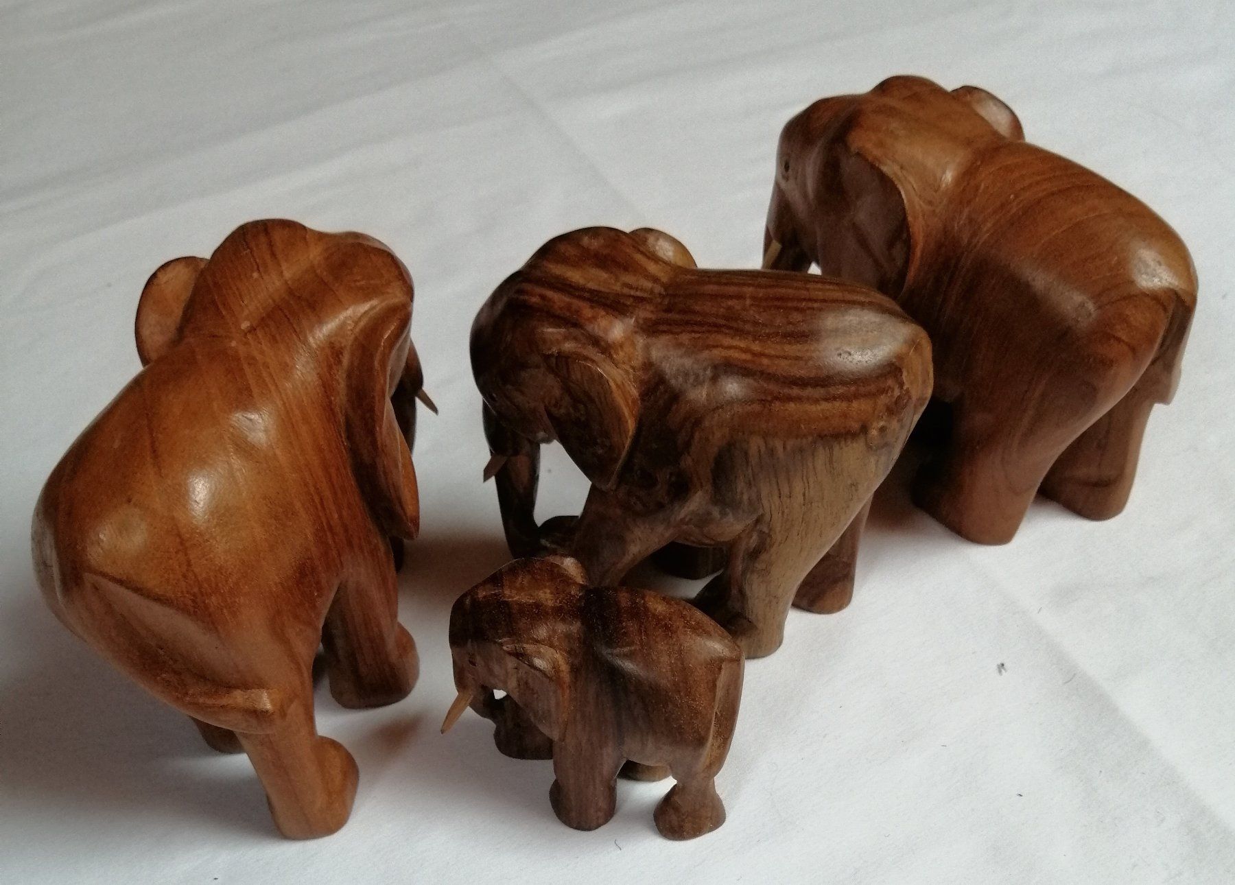 Sculture & Statue: Holz Elefanten 4 Stück - einfache Holzschnitzerei – Usato da Oberriet SG venduto da Atir47 6