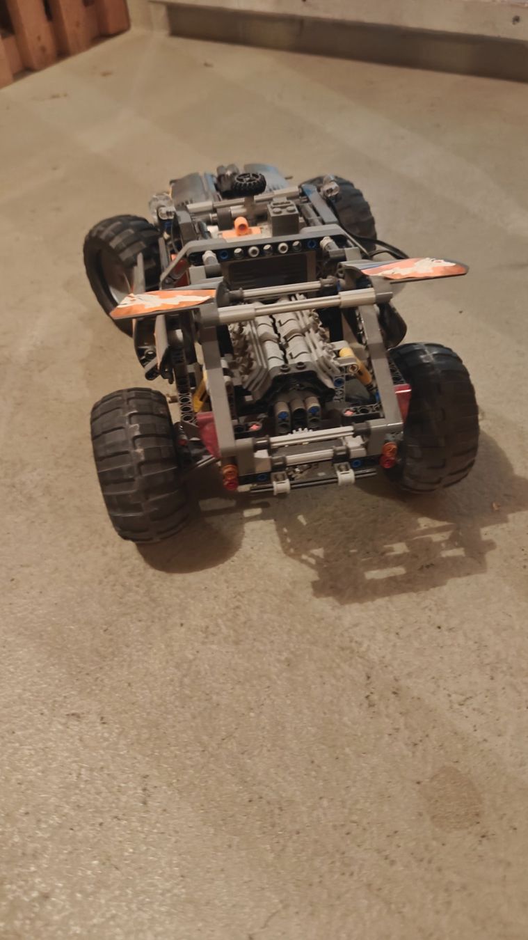 Lego Kit di costruzioni: LEGO Technic 8297 Off Roader 4x4 mit Motor / Power Functions – Usato da Kaltbrunn venduto da Boesi_1600 1