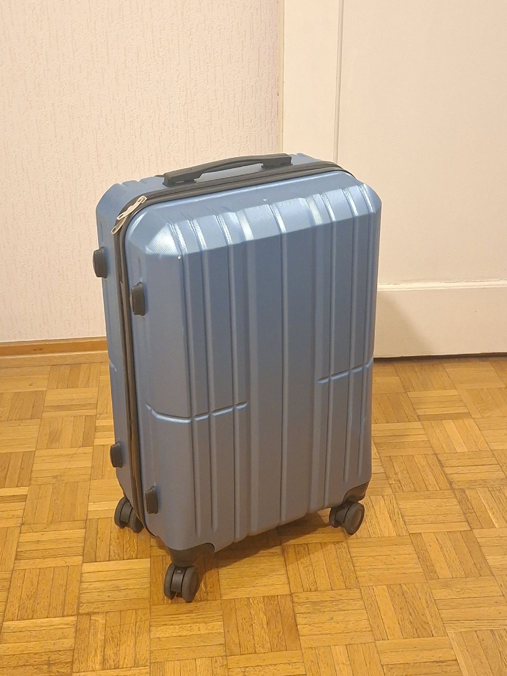 Valises de voyage: valise 20kg neuf – Neuf (Voir description) à Genève par pau_tnd9