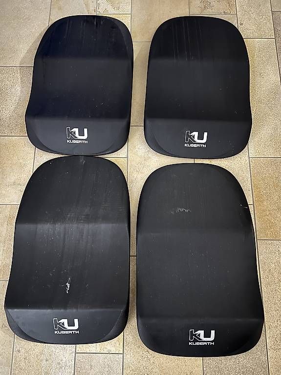 Accessori per altri veicoli: Kuberth Easyrise Reifenkissen – Usato da Bäch SZ venduto da chrk