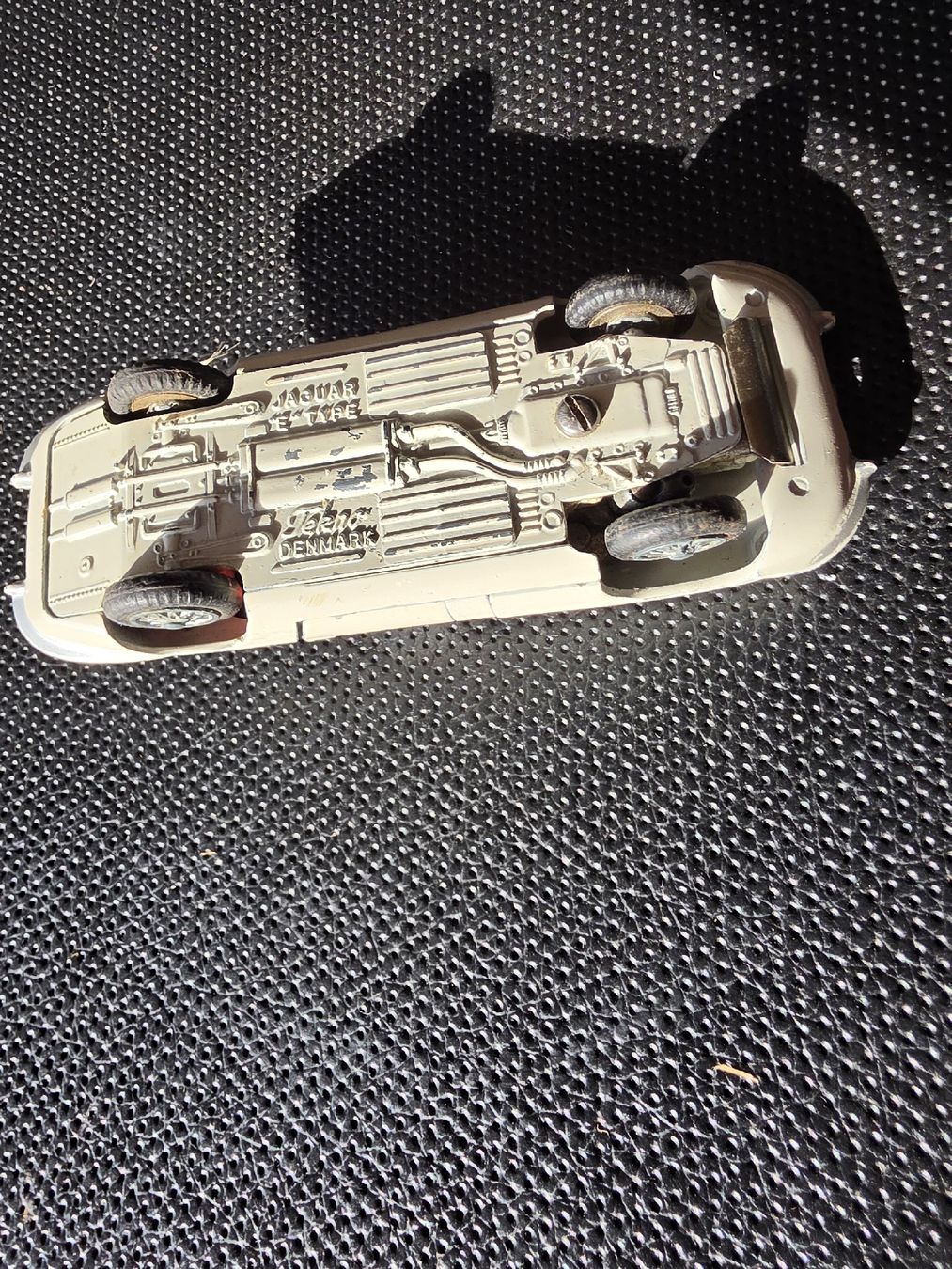 Jaguar Modellini d'auto: Modellauto Tekno Jaguar E-Type weiss gebrauchter Zustand – Usato da Mörigen venduto da Clio111 5