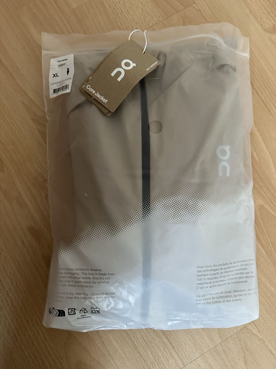 Jacken: ON Jacke Core – Neu und originalverpackt aus Chur von Sim7000 4