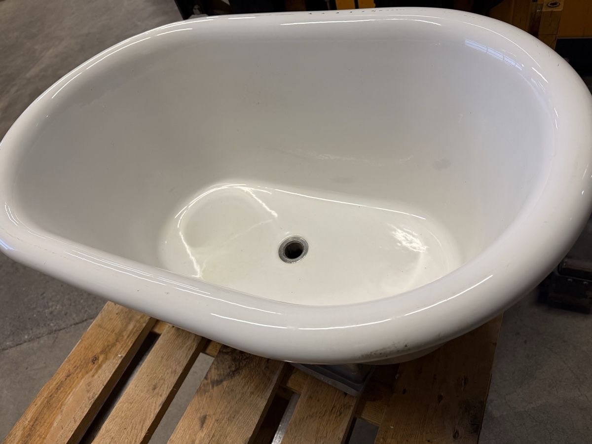 Vasche da bagno: Badewanne – Usato da Horriwil venduto da Carrera68 6