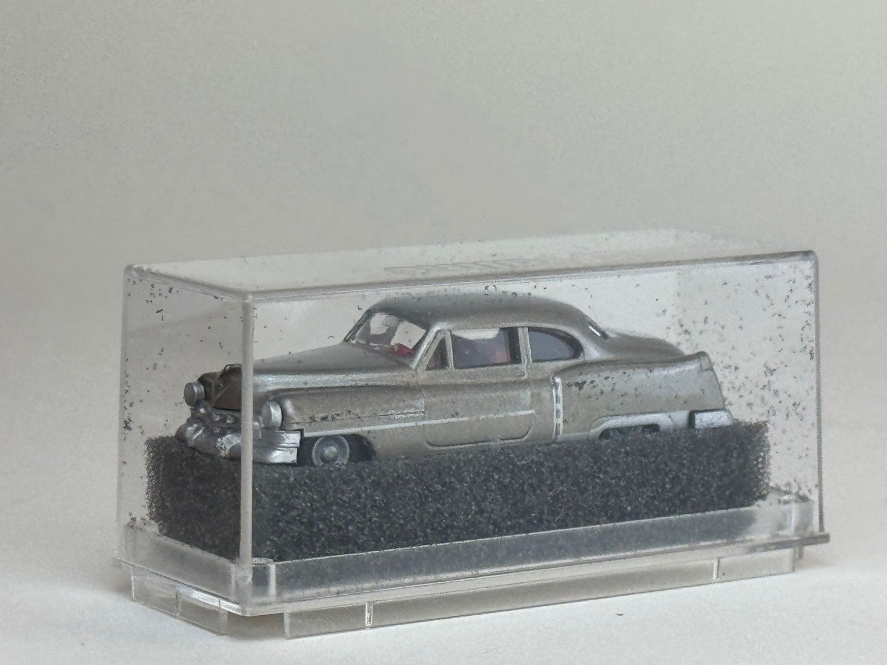 Praliné Modellini d'auto: CH- Praline Cadillac Limousine metallic – Usato da Elm venduto da Wikmtz