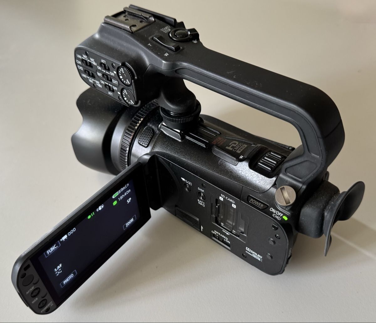 Canon Caméscopes: Canon XA10 – D'occasion à Diesse par Fioricello2 1