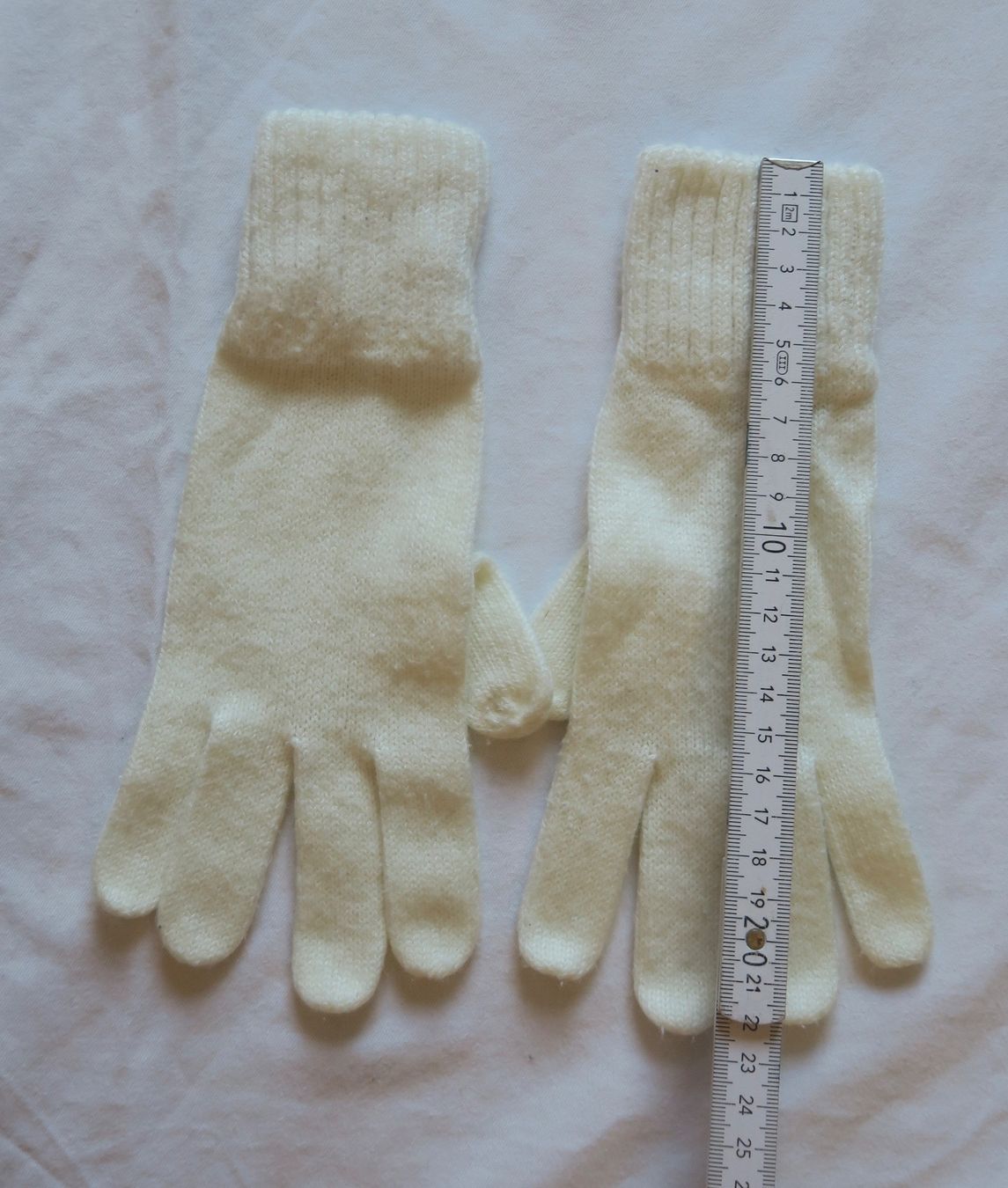 Guanti & manicotti: Handschuhe Damen One Size – Usato da Davos Platz venduto da Infinity795 1