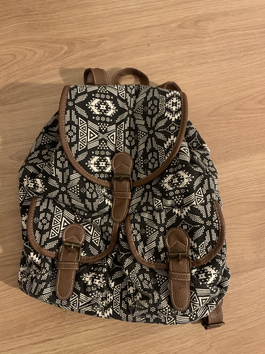 Zaini: Trendiger Rucksack schwarz/weiss mit Muster – Nuovo (secondo la descrizione) da Solothurn venduto da amelie.br