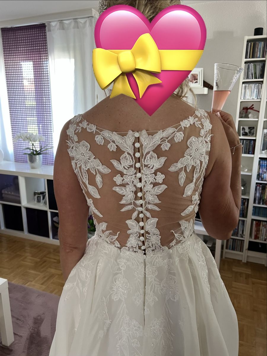 Robes: Brautkleid mit Schleppe – D'occasion à Einsiedeln par ramafu 1