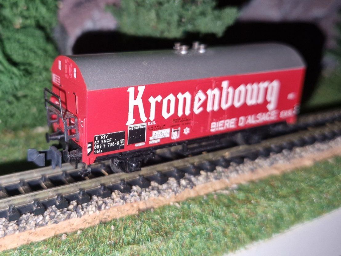 Trix Modellini di ferrovie: Minitrix Spur N SNCF  "Kronenbourg" – Usato da Unterengstringen venduto da b.kaiser81