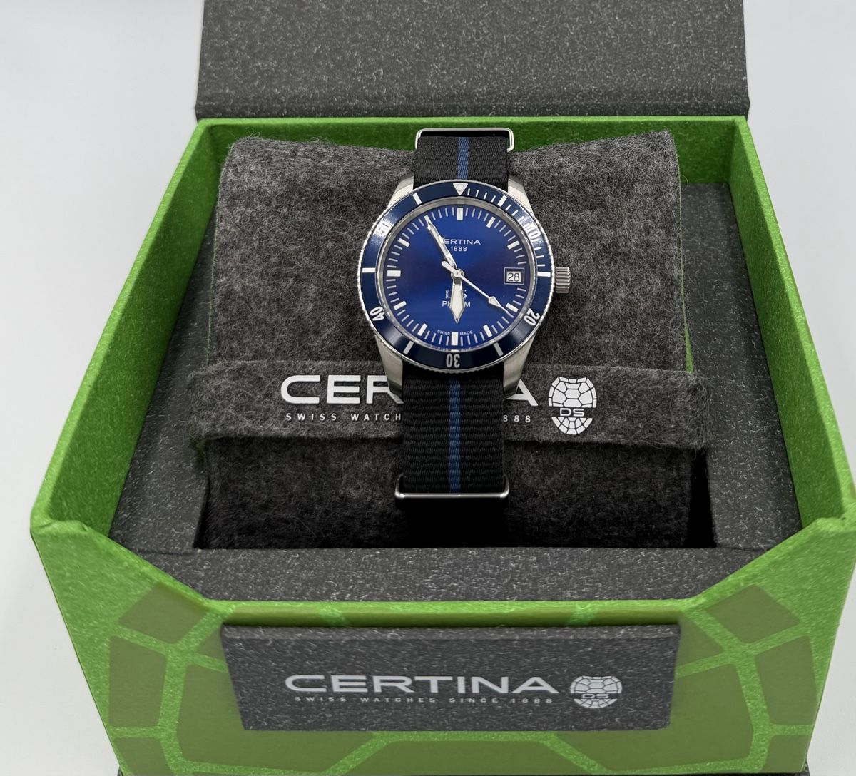 Certina Orologi: Certina DS-PH100M - Full set - Comme neuf – Nuovo (secondo la descrizione) da Versoix venduto da WatchesGeneva