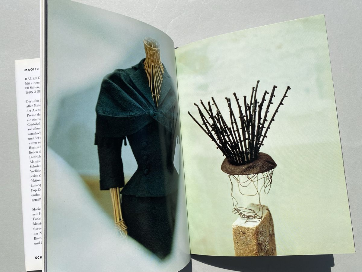 Libri: BALENCIAGA - Magier der Mode Buch – Usato da Zürich venduto da lesgarcons 4