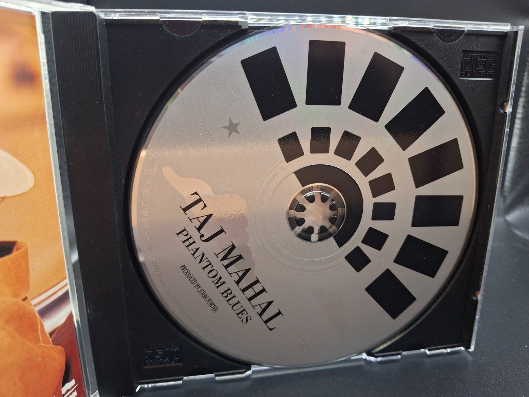 CD: Taj Mahal – Phantom Blues – Usato da St.Gallen venduto da jalamusic 2