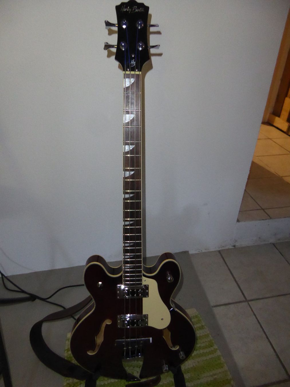 Harley Benton Strumenti musicali: SEMI AKUSTIK BASS, HARLEY BENTON – Nuovo (secondo la descrizione) da Romanshorn venduto da beckli20 4