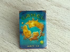 Pin Camel