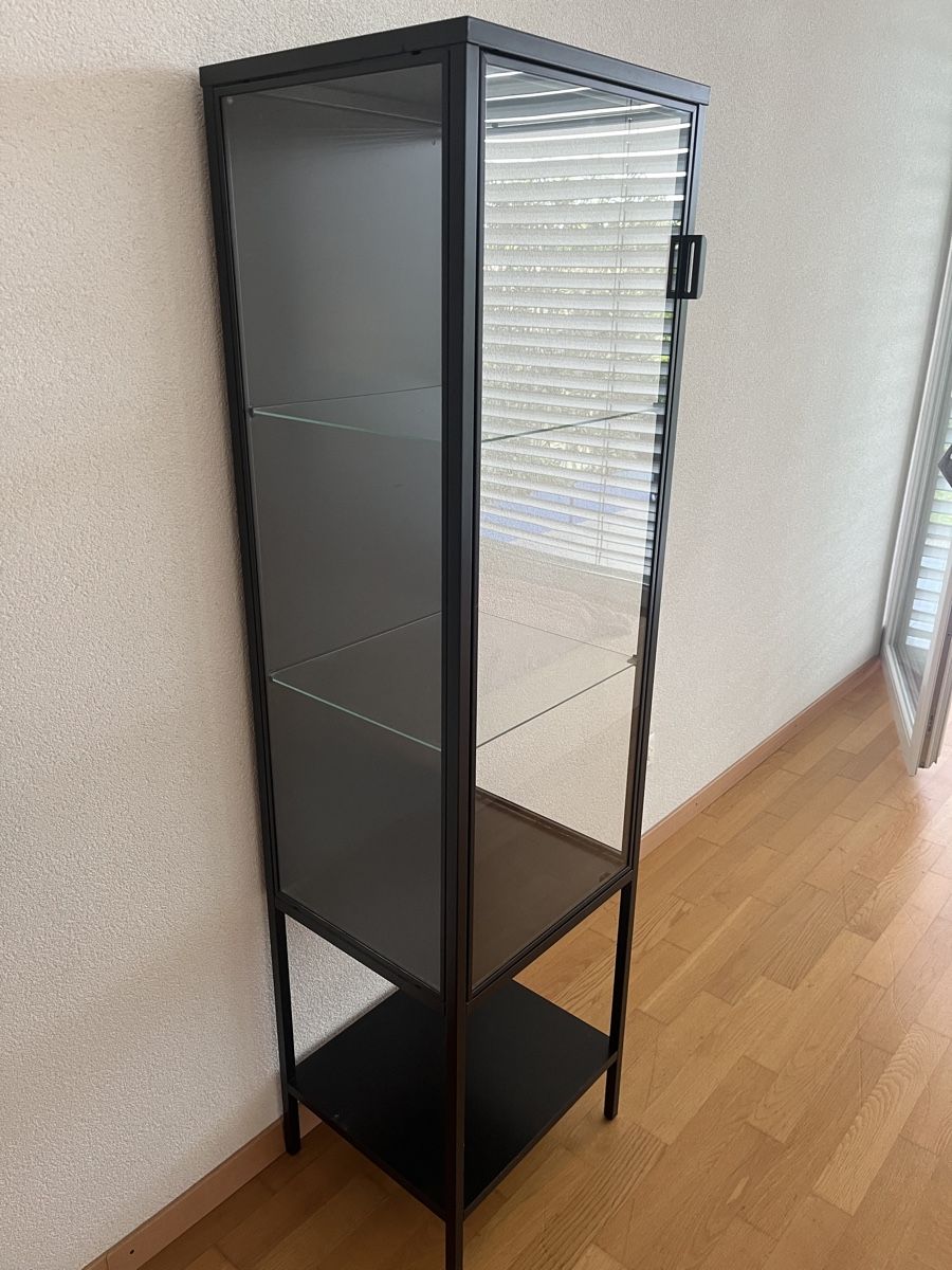 Ikea Vetrine: Vitrine métal noir et verre – Usato da Mont-sur-Lausanne venduto da Pioutch