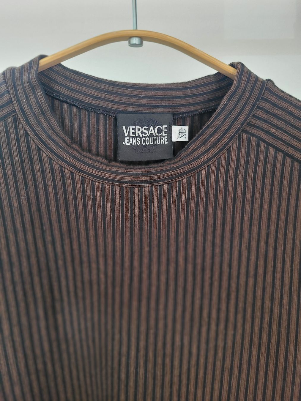 Versace Pulls & Sweat-shirts: VERSACE JEANS COUTURE LONGSLEEVE – D'occasion à Zürich par mer_6tqg 2