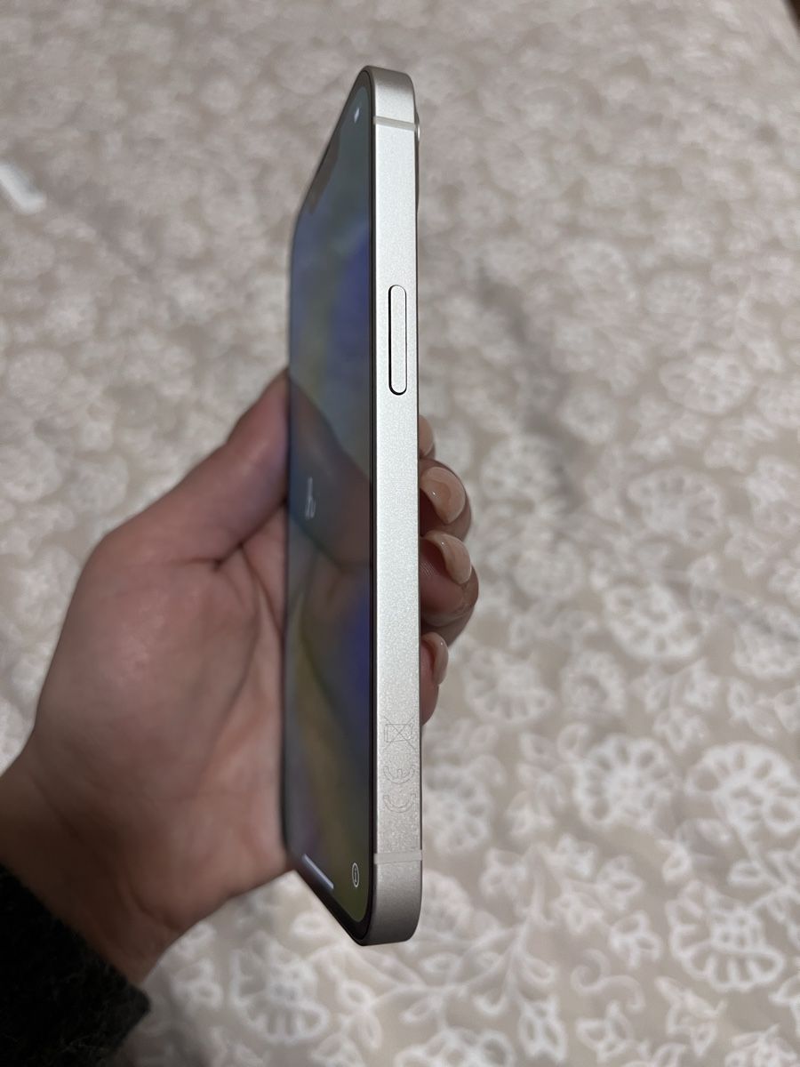Apple Handys / Smartphones: iPhone 13, weiss, 256 GB – Gebraucht aus zürich von  1