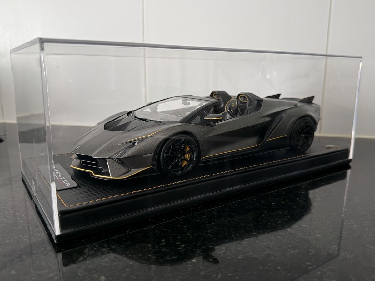 Lamborghini Modellini d'auto: 1:18 Lamborghini Authentica - MR – Nuovo (secondo la descrizione) da Langenthal venduto da SBKK98