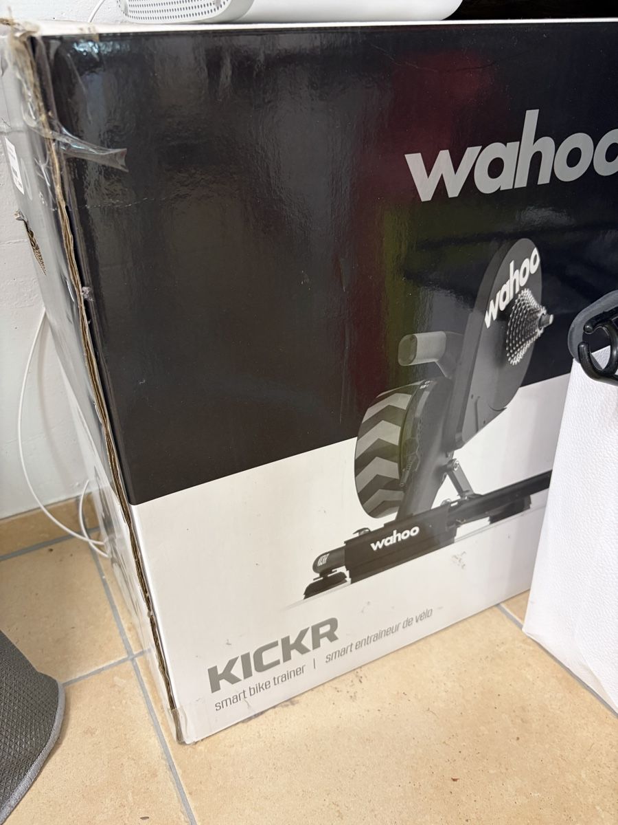 Wahoo Vélos d'appartement: Wahoo Kickr V5 Power Trainer  – D'occasion à Jona par Ensign2 1