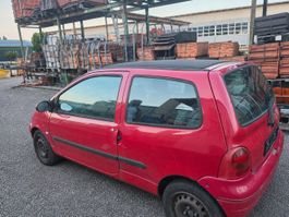 Renault Twingo 1.2 Rot mit Schiebedach in guter Zustand