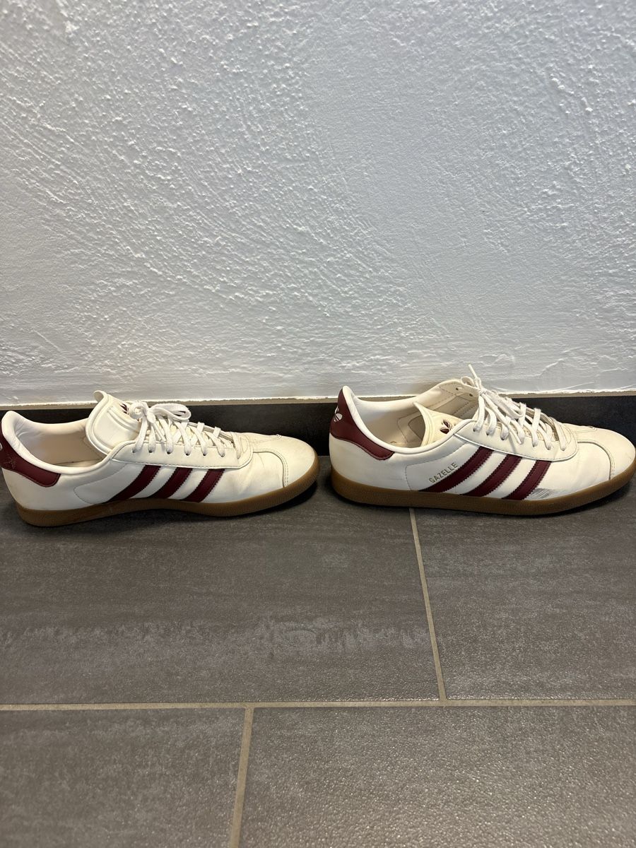 Adidas Scarpe da uomo: Adidas Gazelle 45 1/3 cloud white/ shadow red – Usato da Rümlang venduto da svent 5