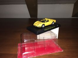 Ferrari Dino 246 GTS 1/43 no Minichamps