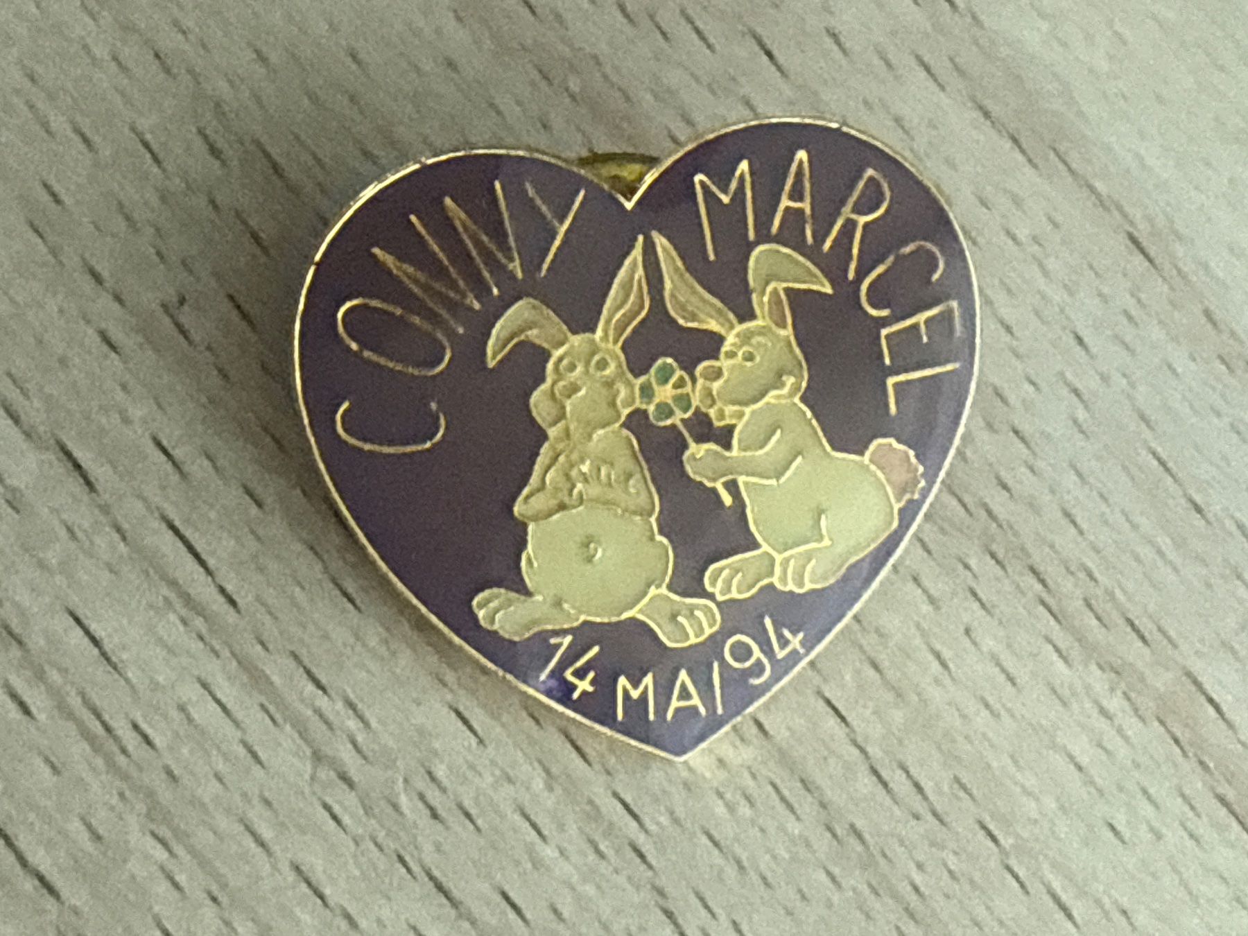 Placchette & Badge: Pin  Conny + Marcel 14 Mai 94 – Usato da Glattbrugg venduto da Schweigmatt