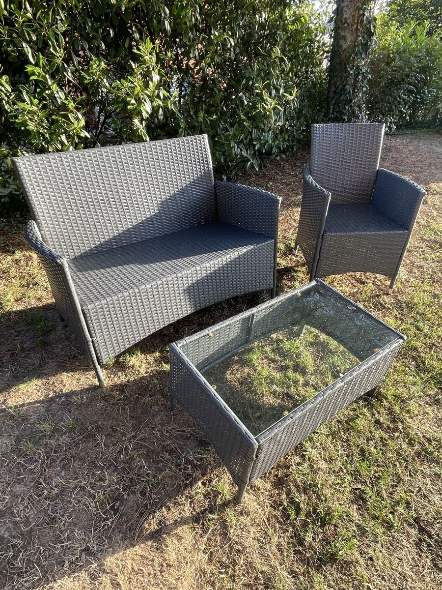 Set di tavolo e panche: Gartenmöbel Lounge – Usato da Lengnau BE venduto da Mili_Maliqi12 1
