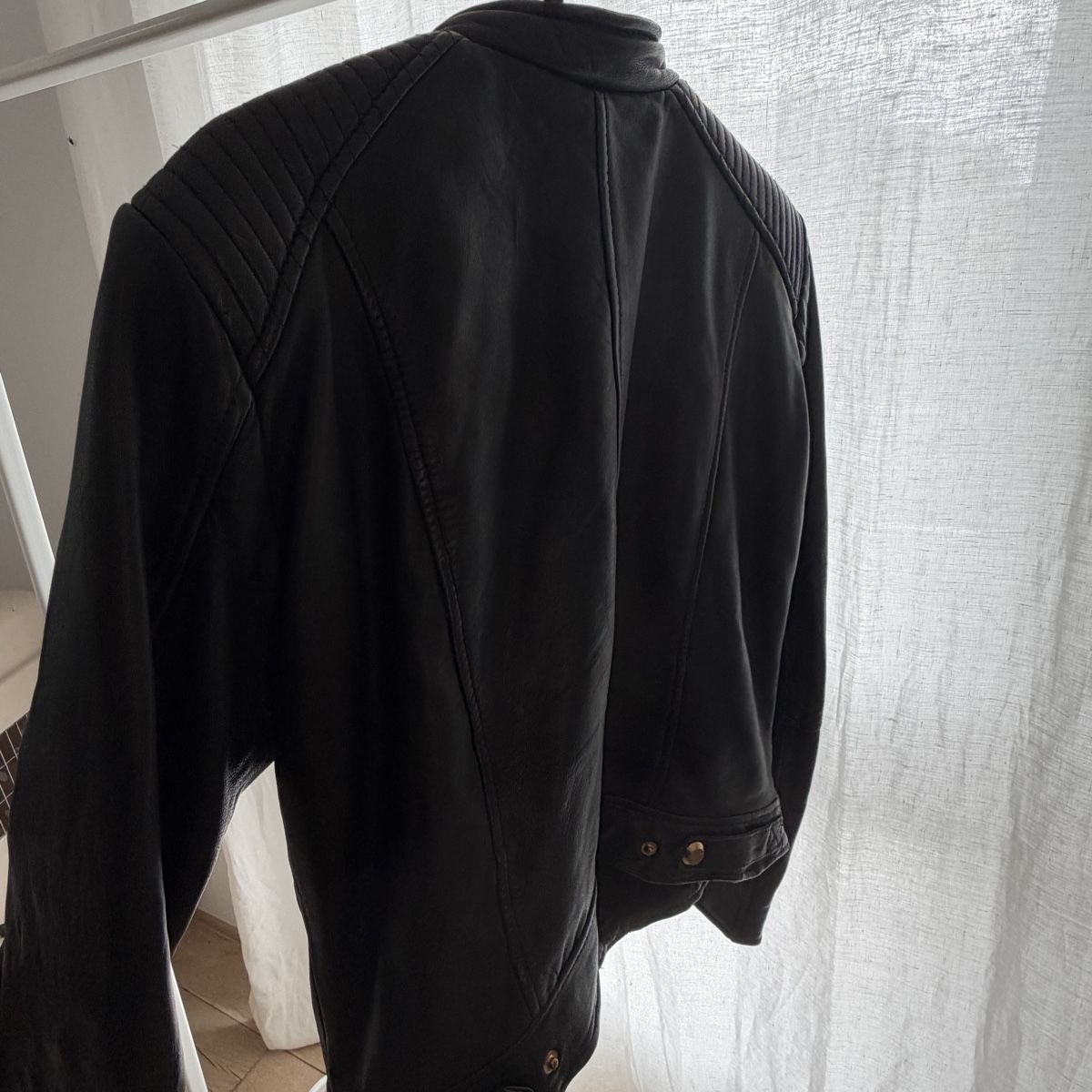 Zara Jacken: Biker Lederjacke – Gebraucht aus Beromünster von cosmopolitan68 2