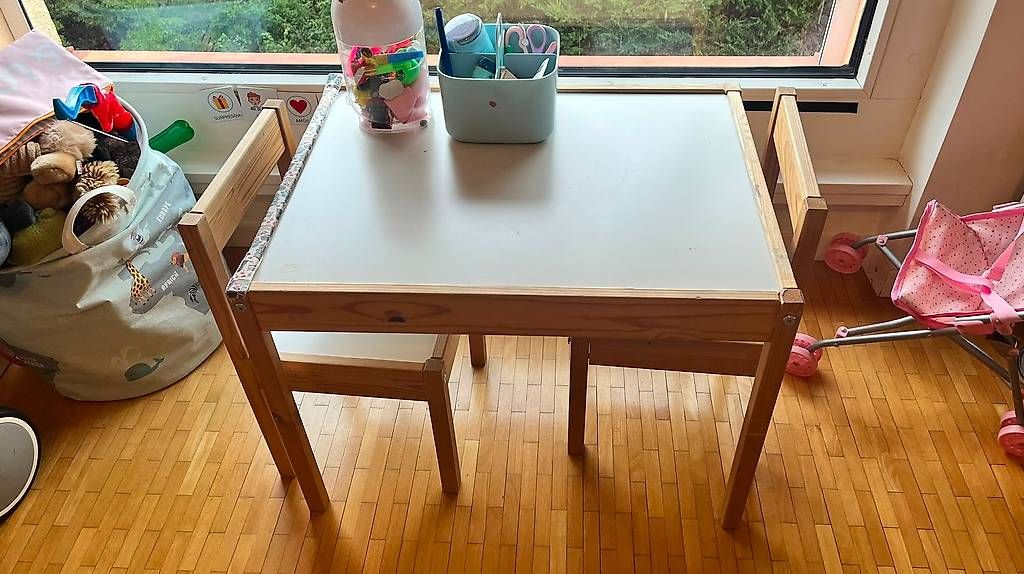Tische: petite table enfant IKEA. – Gebraucht aus Le Grand-Saconnex von luc_6kxp