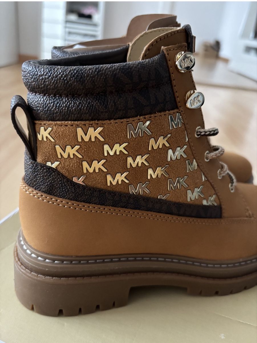 Michael Kors Scarpe da donna: Michael Kors Boots – Nuovo e nell'imballaggio originale da Arbon venduto da Naadiiaa