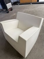 Design Sessel weiss aus Kunststoff gebrauchter Zustand