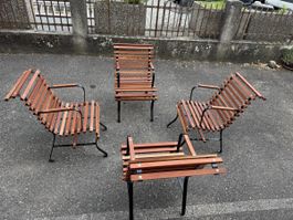 4 Gartenstühle mit Armlehne  aus Teakholz