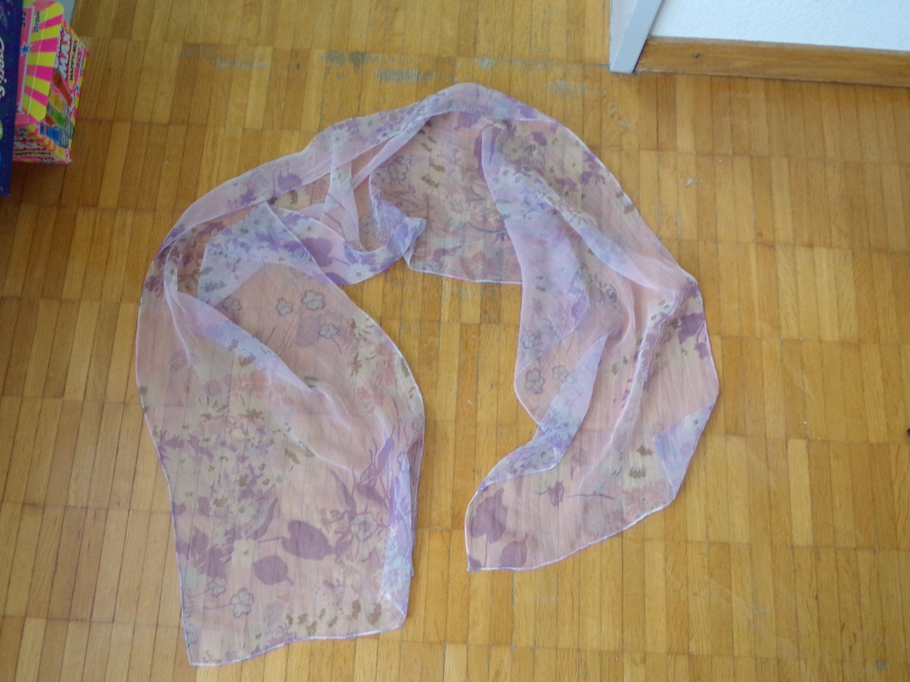 Foulard & Sciarpe: Damen Schal rosa violett Blumen – Usato da Winterthur venduto da Jessi_di